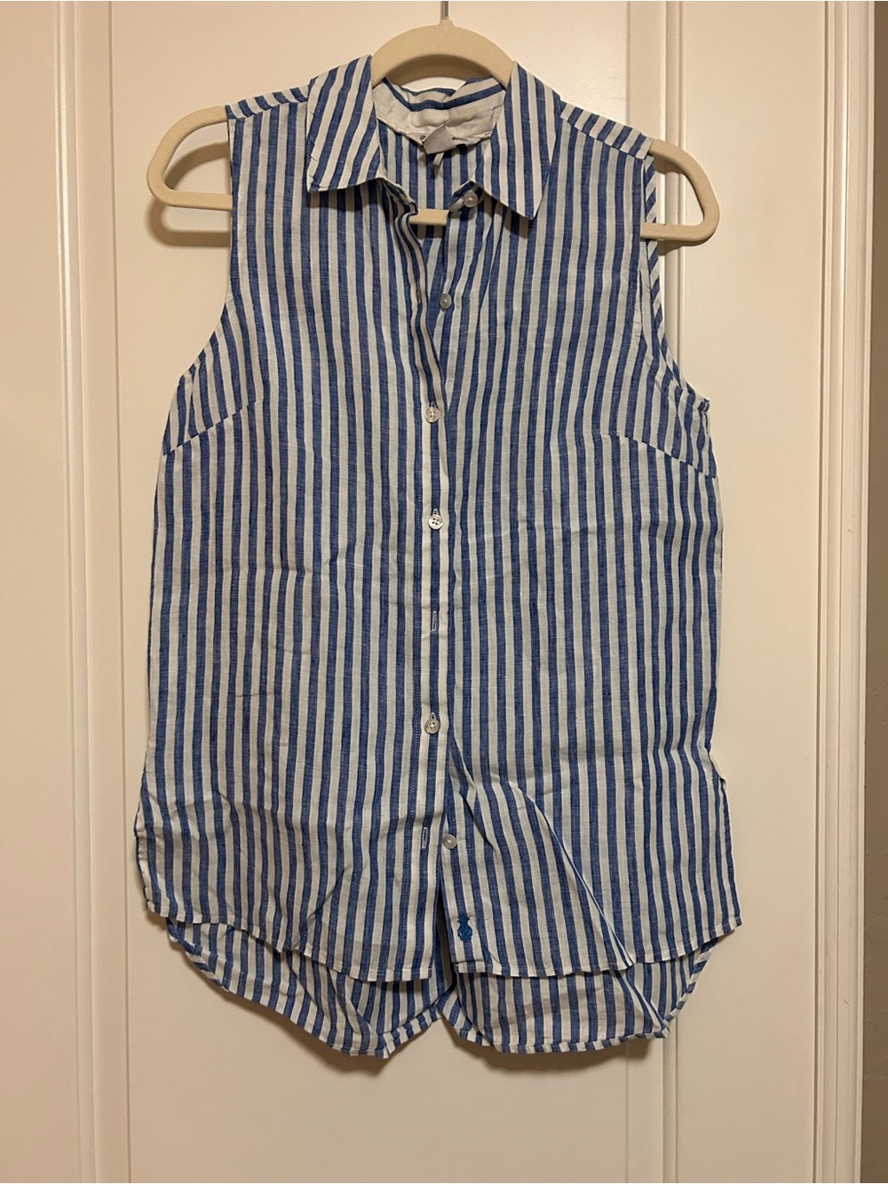 🔆💙🌊Tommy Bahama Blue💙🐬🔆White Striped Sleeveless Button Down Shirt🐋💙🔆